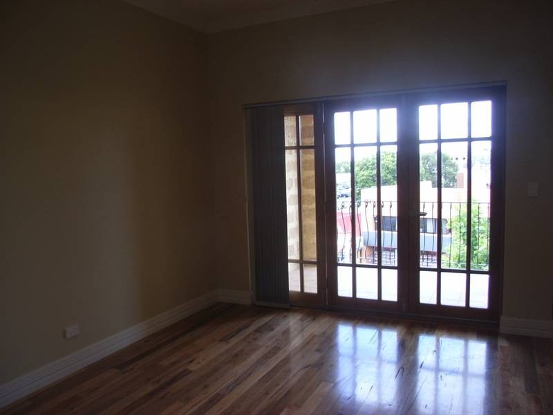 3/26 The Crescent, Midland WA 6056