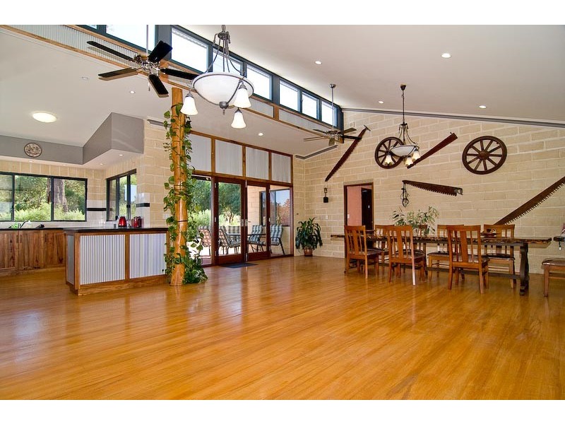 40 Strawberry Hill Drive, Gidgegannup WA 6083