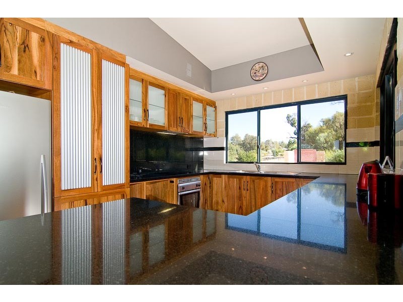 40 Strawberry Hill Drive, Gidgegannup WA 6083