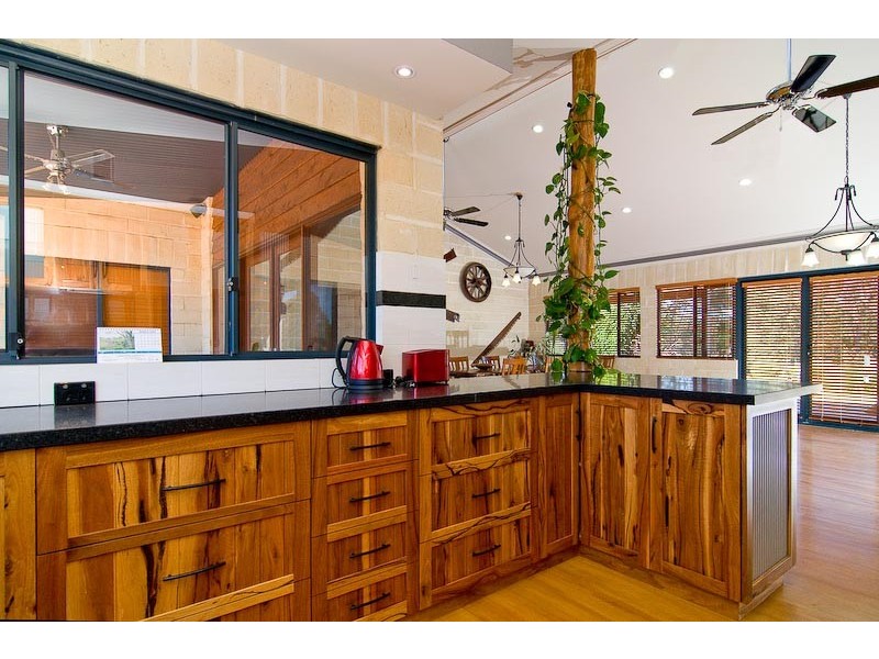 40 Strawberry Hill Drive, Gidgegannup WA 6083