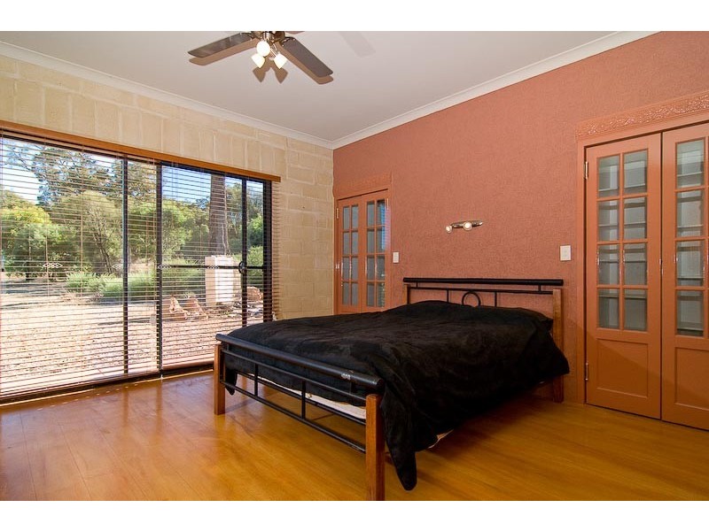 40 Strawberry Hill Drive, Gidgegannup WA 6083