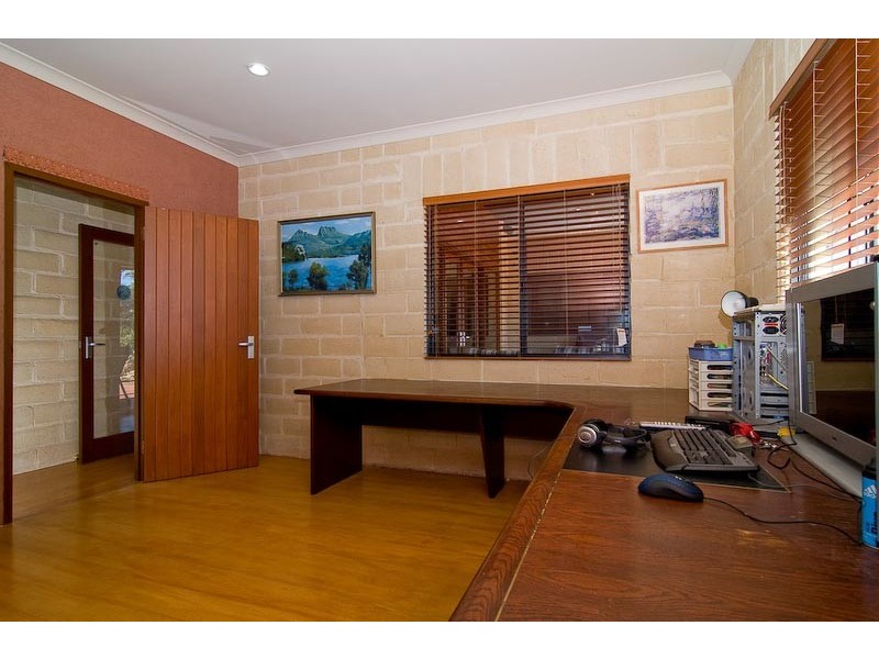 40 Strawberry Hill Drive, Gidgegannup WA 6083