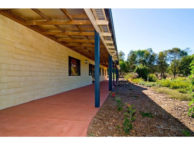 40 Strawberry Hill Drive, Gidgegannup WA 6083
