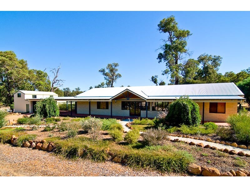 40 Strawberry Hill Drive, Gidgegannup WA 6083