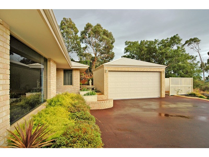 3 Grevillea Crescent, Swan View WA 6056