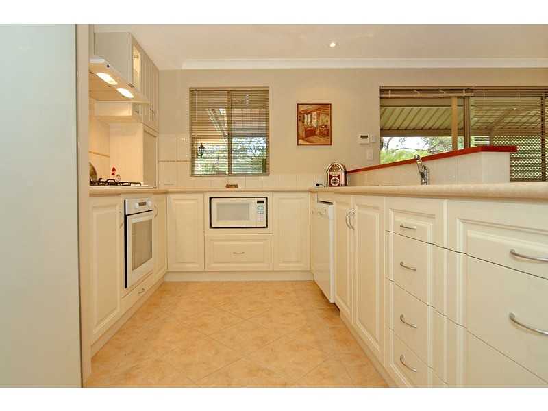 3 Grevillea Crescent, Swan View WA 6056