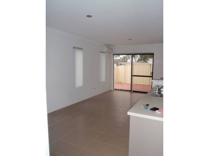 1/11 Hamersley Street, Midland WA 6056
