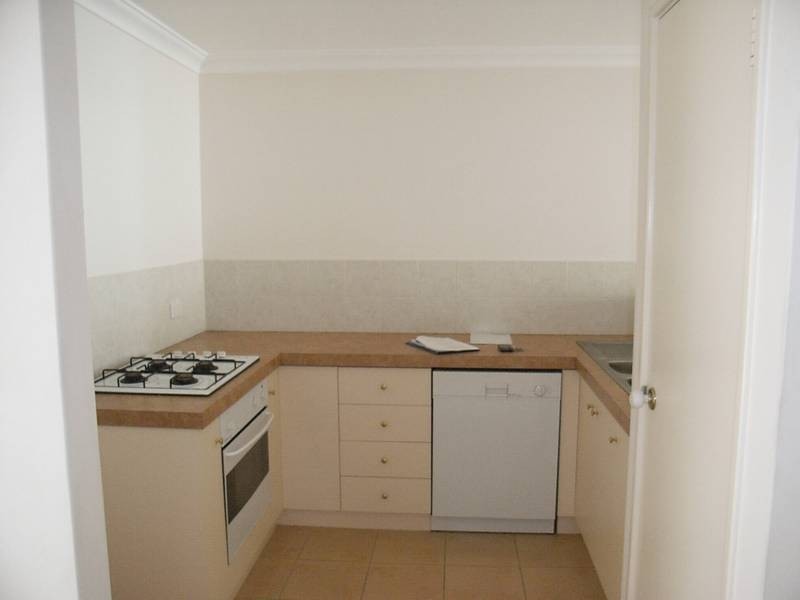 8/6 Lansing Street, Queens Park WA 6107