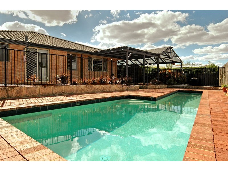 12 Boyd Close, South Guildford WA 6055
