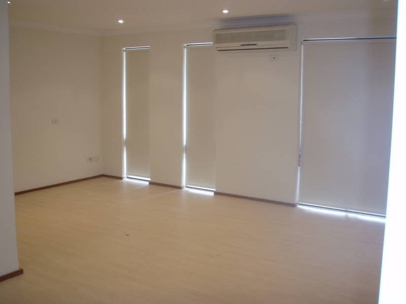 4 Woodbridge Close, Swan View WA 6056