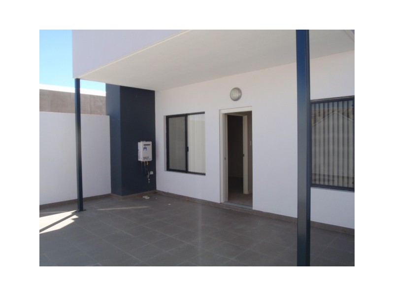 1/24 The Crescent, Midland WA 6056