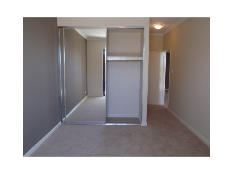 1/24 The Crescent, Midland WA 6056