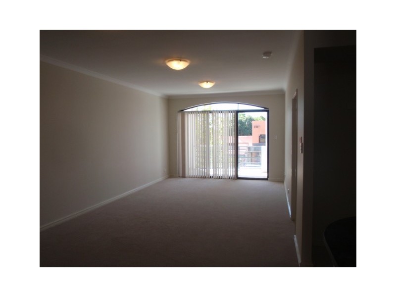 1/24 The Crescent, Midland WA 6056