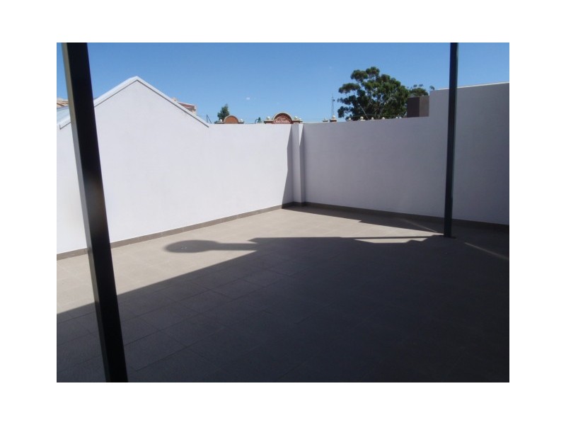 1/24 The Crescent, Midland WA 6056