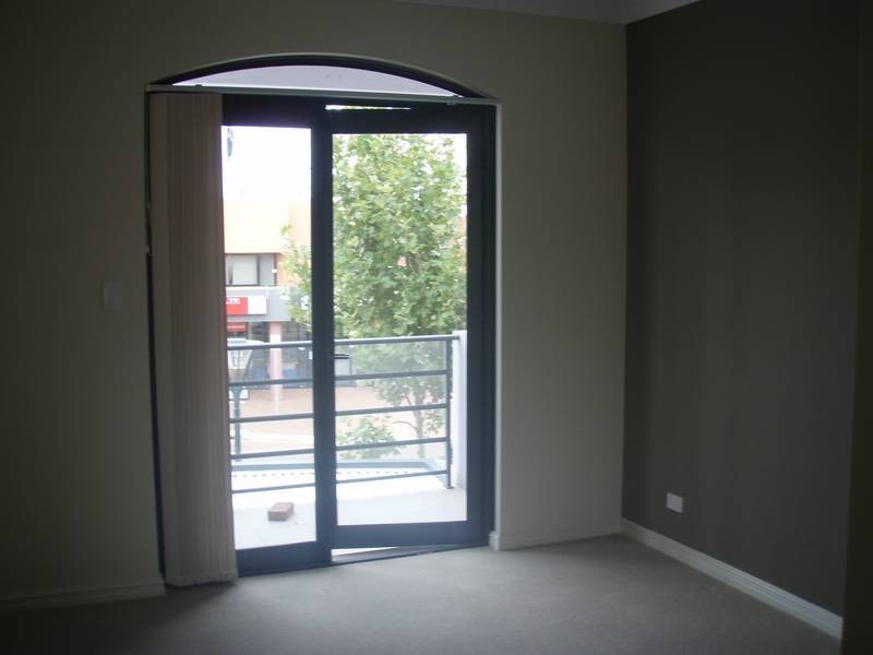 1/24 The Crescent, Midland WA 6056