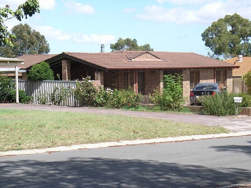 18 Crossway, Swan View WA 6056