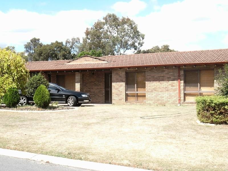 18 Crossway, Swan View WA 6056