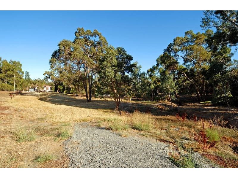 13A Swan View Rd, Greenmount WA 6056
