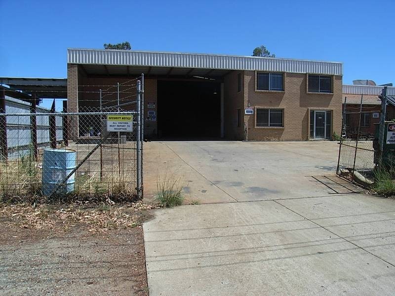 1/6A Laurence St, Walliston WA 6076