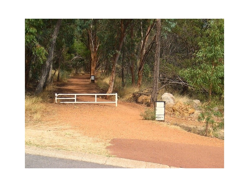 570 Beresford Gardens, Swan View WA 6056