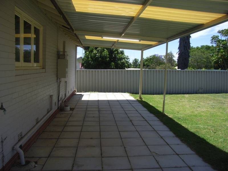 15 Mudalla Way, Koongamia WA 6056
