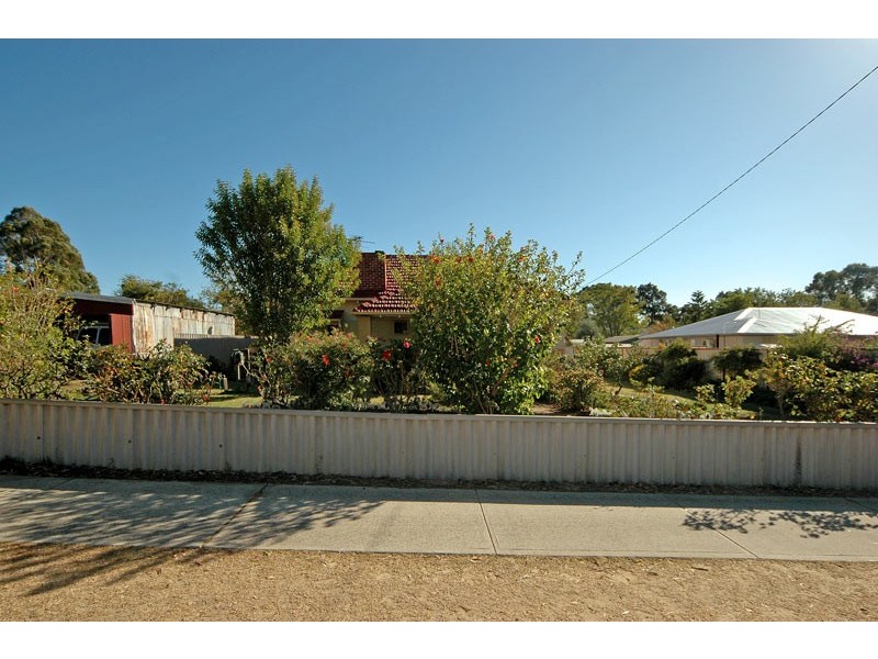 46 Holmesdale Rd, Woodbridge WA 6056