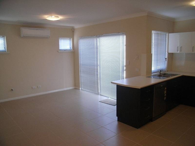 4/34 Mathoura St, Midland WA 6056