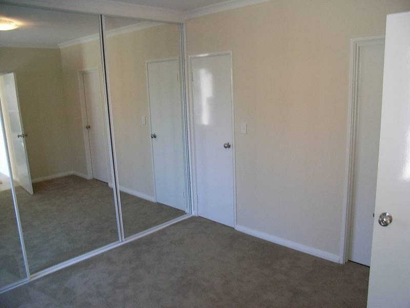 4/34 Mathoura St, Midland WA 6056