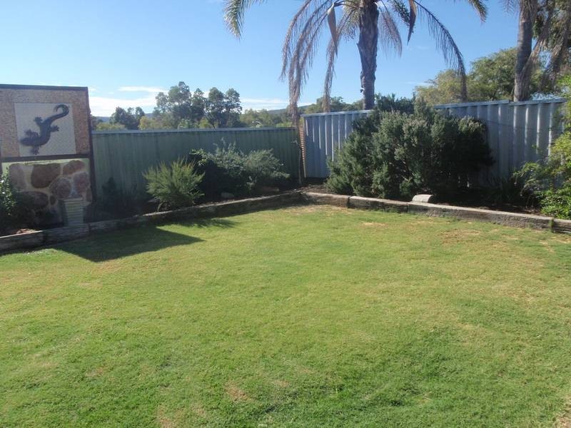 101 Blackadder Road, Swan View WA 6056