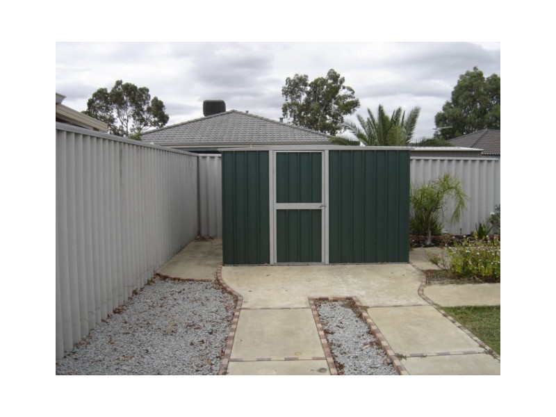 14 Auranzau Court, Stratton WA 6056