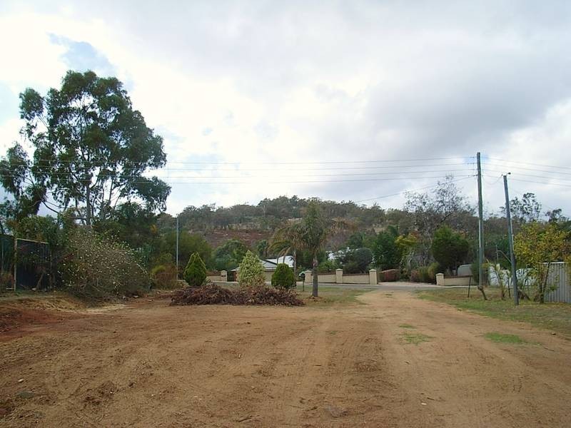 5 Prichard Rd, Greenmount WA 6056