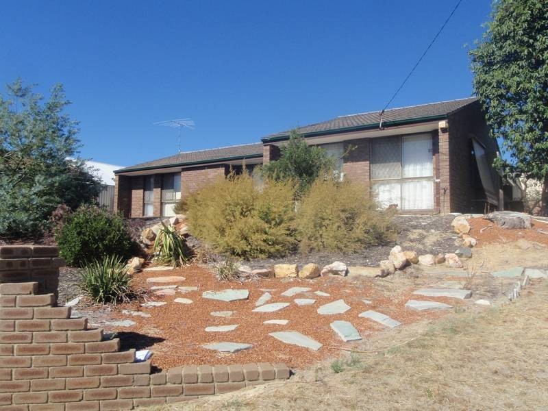 2 Thaxted Place, Swan View WA 6056