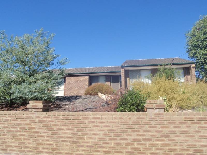 2 Thaxted Place, Swan View WA 6056