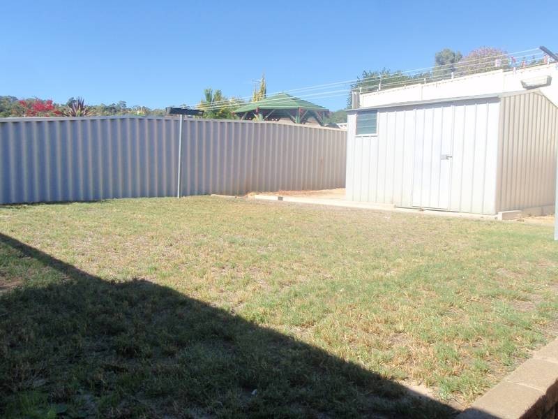 2 Thaxted Place, Swan View WA 6056