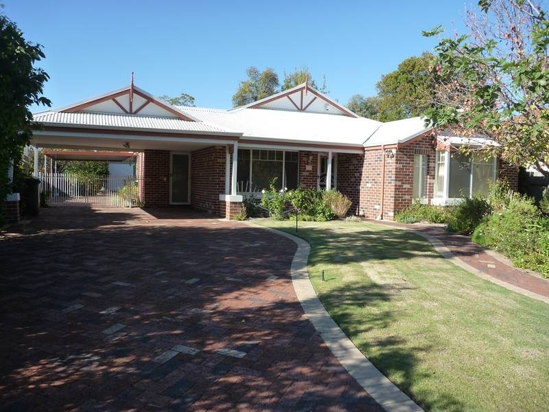 122 Riverview Avenue, South Guildford WA 6055