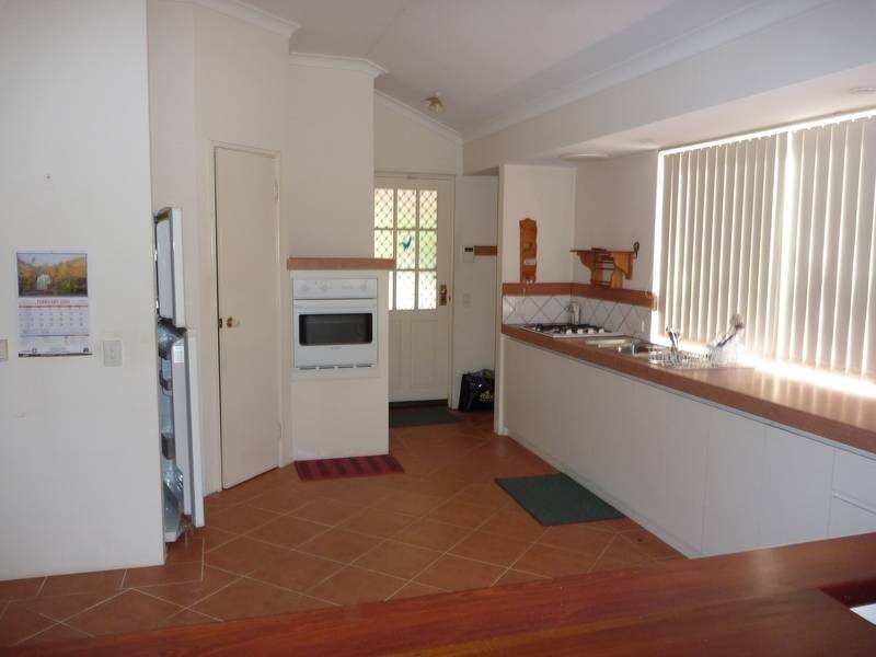 122 Riverview Avenue, South Guildford WA 6055