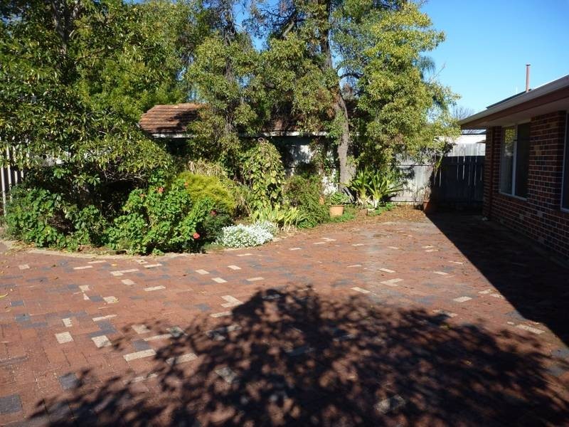 122 Riverview Avenue, South Guildford WA 6055
