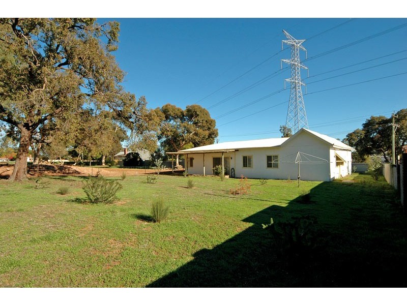 3 Buninyong Rd, Greenmount WA 6056