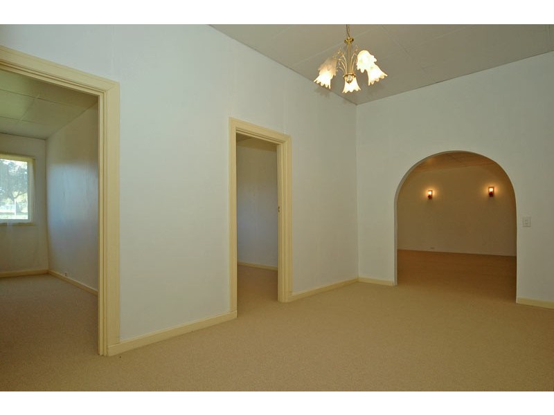 3 Buninyong Rd, Greenmount WA 6056