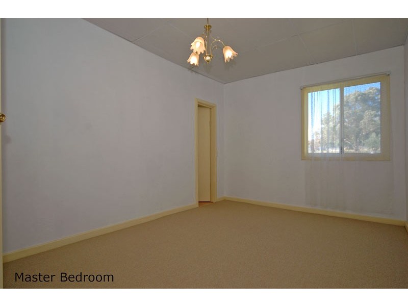 3 Buninyong Rd, Greenmount WA 6056