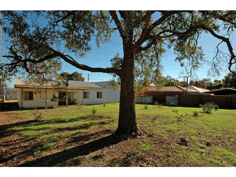3 Buninyong Rd, Greenmount WA 6056