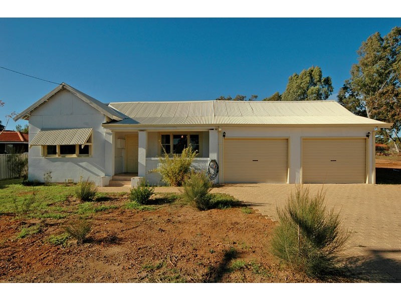 3 Buninyong Rd, Greenmount WA 6056