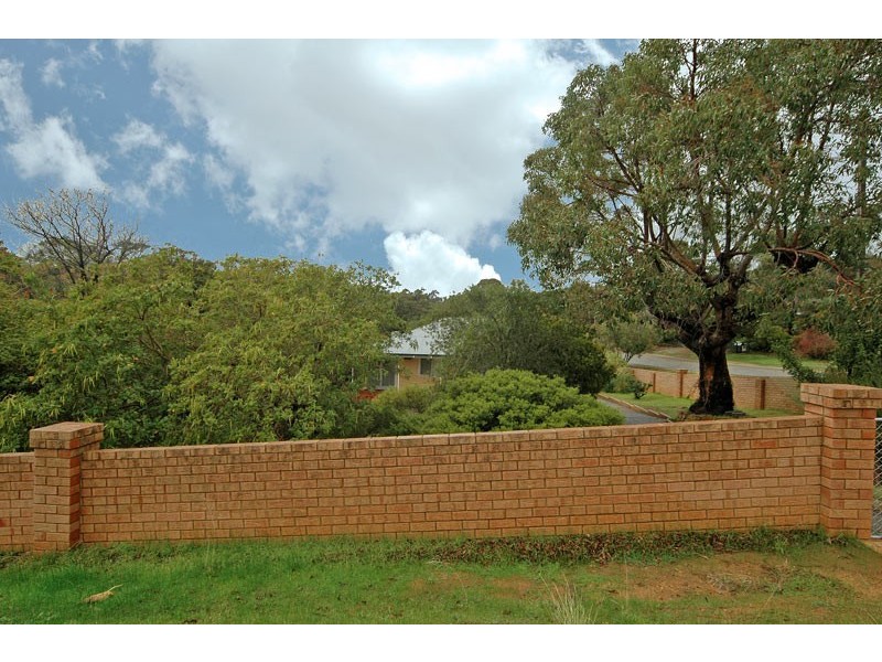 48 Swan View Rd, Swan View WA 6056