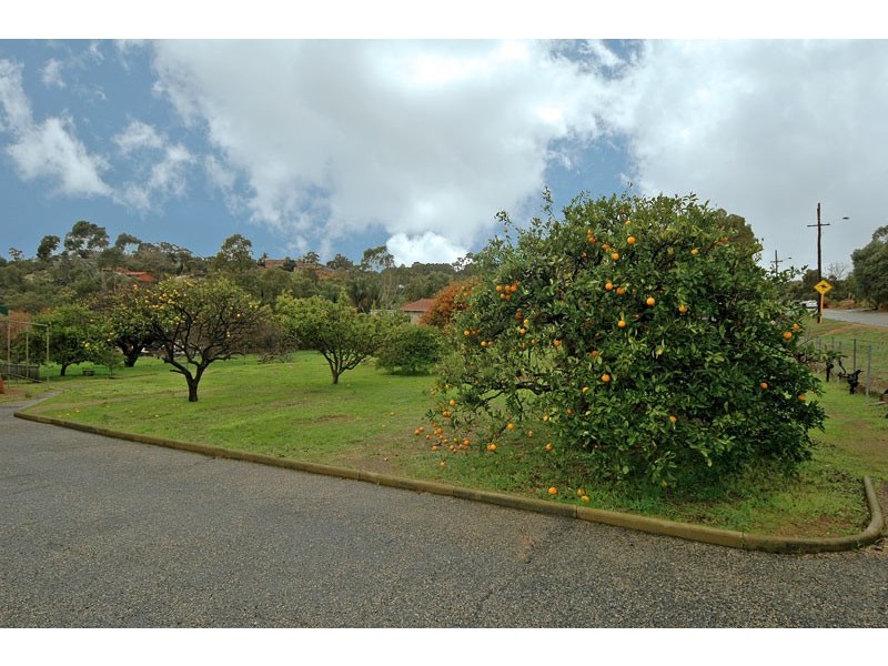 48 Swan View Rd, Swan View WA 6056