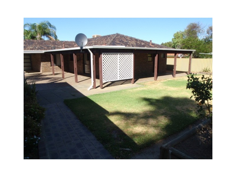 13 Tamarine Way, Swan View WA 6056