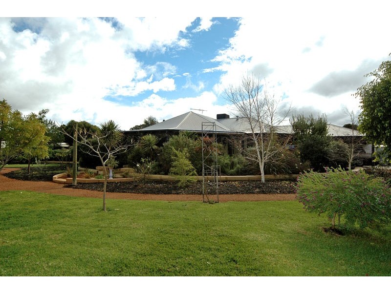 355 Cole Road, Sawyers Valley WA 6074