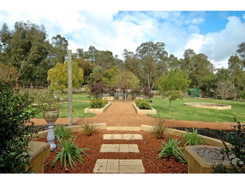 355 Cole Road, Sawyers Valley WA 6074