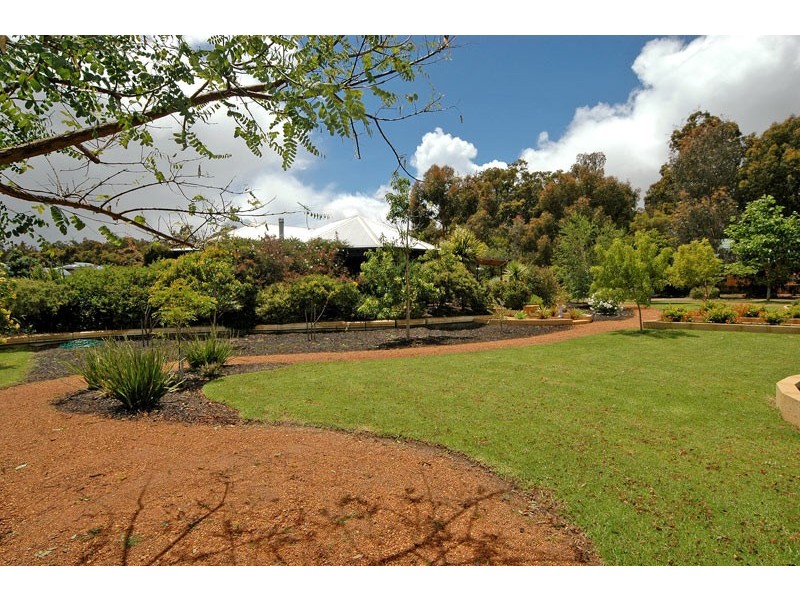 355 Cole Road, Sawyers Valley WA 6074