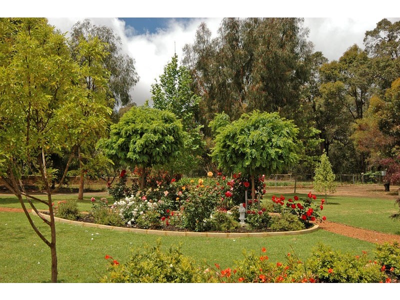 355 Cole Road, Sawyers Valley WA 6074