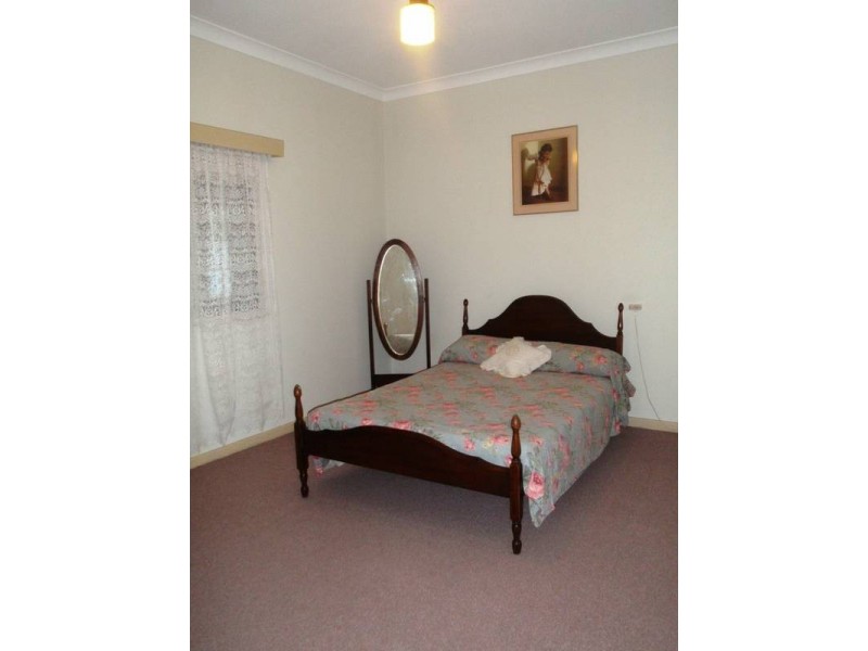 22 Bushby Street, Midvale WA 6056